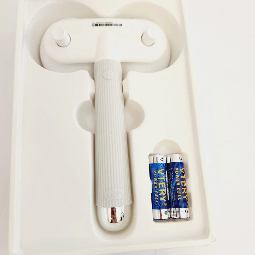 Pet Deshedding Brush Self Cleaning‎ Slicker Comb for Cats & Dogs Grooming Tool